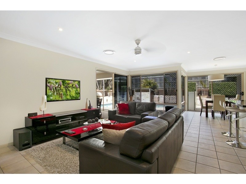 8 Jacksonia Drv, Seventeen Mile Rocks QLD 4073