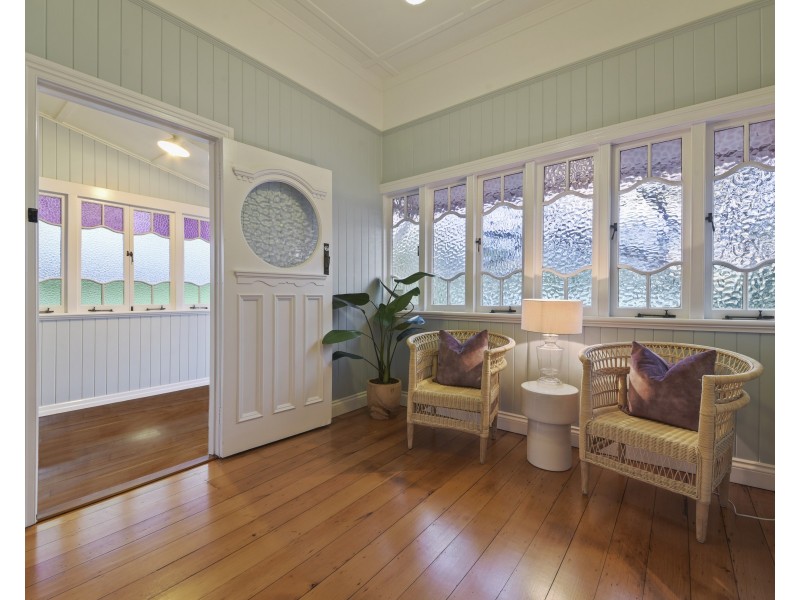 17 Glanosmond Avenue, Camp Hill QLD 4152