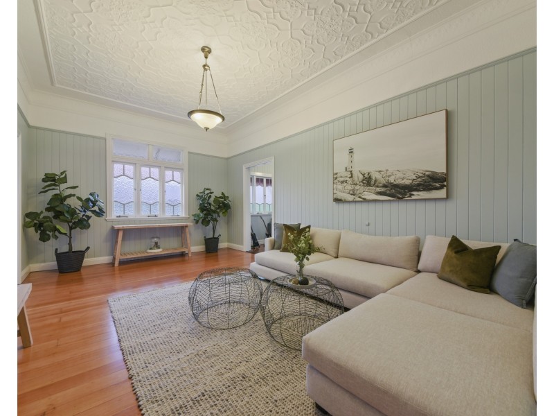 17 Glanosmond Avenue, Camp Hill QLD 4152