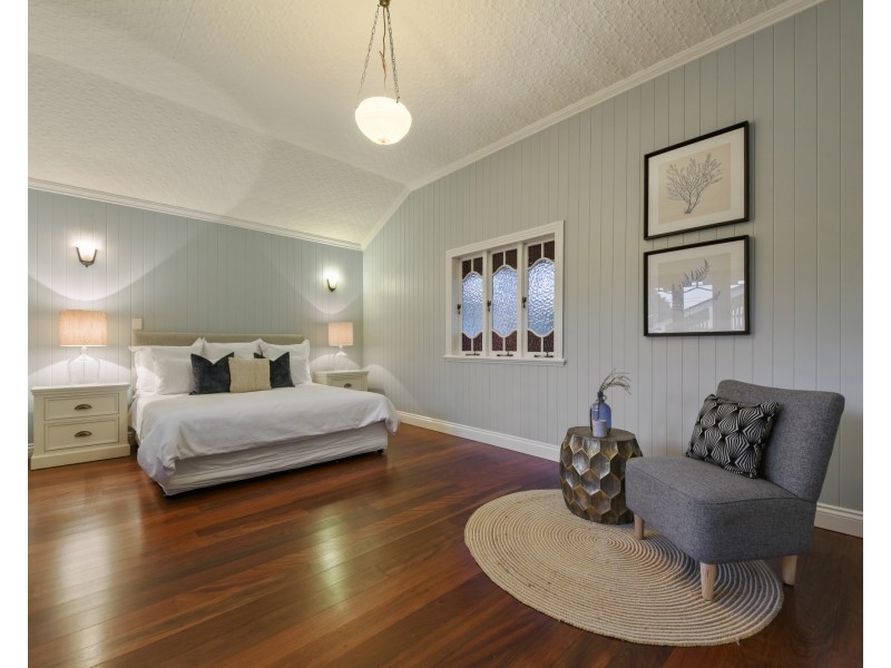 17 Glanosmond Avenue, Camp Hill QLD 4152