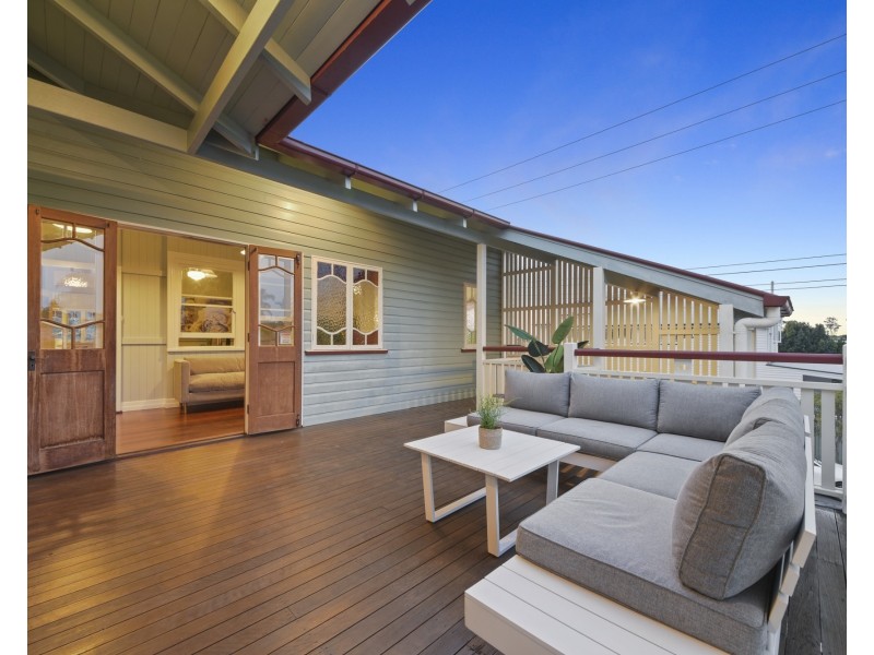 17 Glanosmond Avenue, Camp Hill QLD 4152