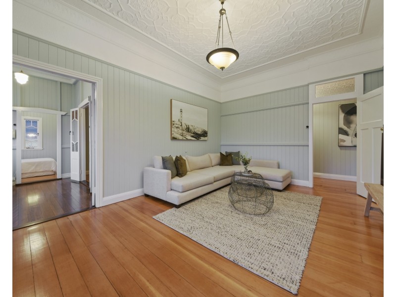 17 Glanosmond Avenue, Camp Hill QLD 4152