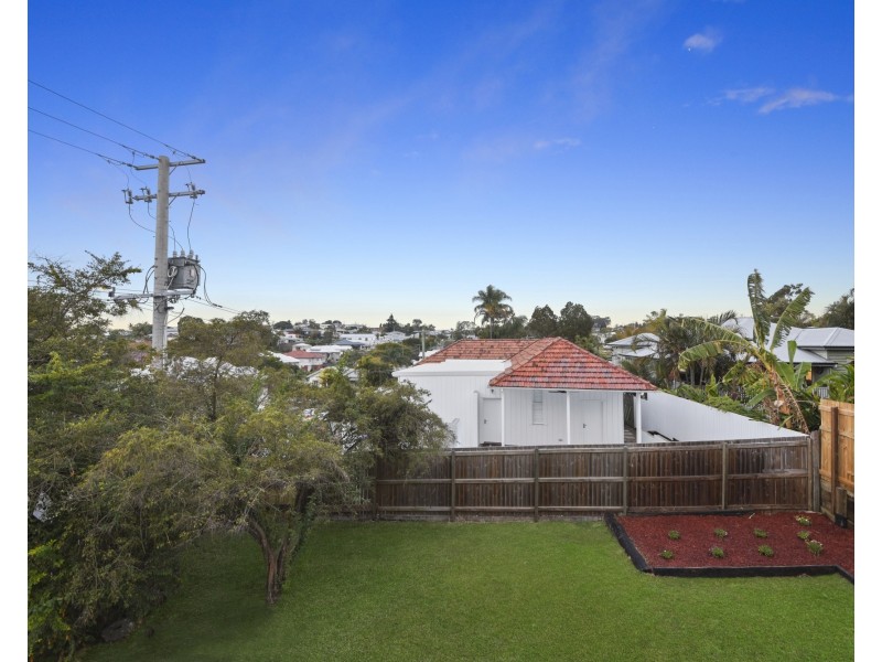 17 Glanosmond Avenue, Camp Hill QLD 4152