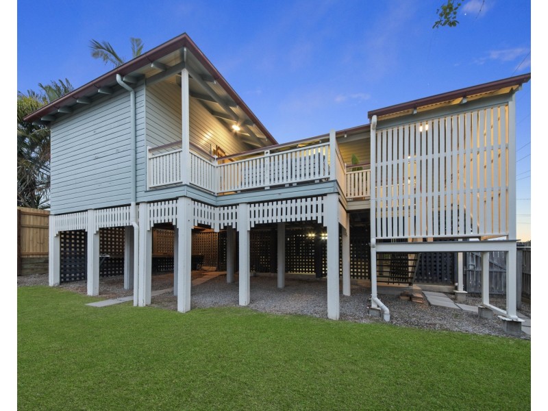 17 Glanosmond Avenue, Camp Hill QLD 4152