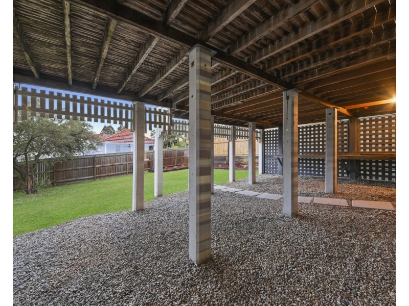 17 Glanosmond Avenue, Camp Hill QLD 4152