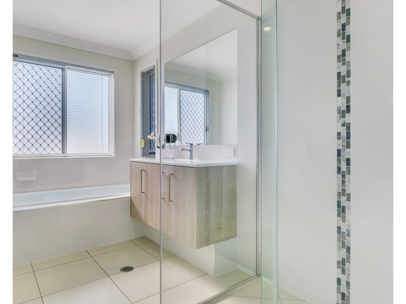 13 Shoalwater Street, Thornlands QLD 4164