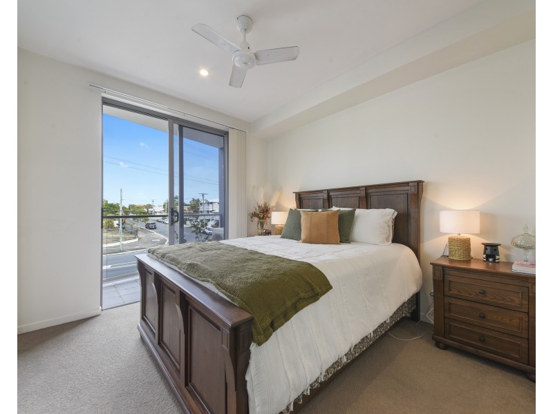 7/902 Logan Road, Holland Park West QLD 4121