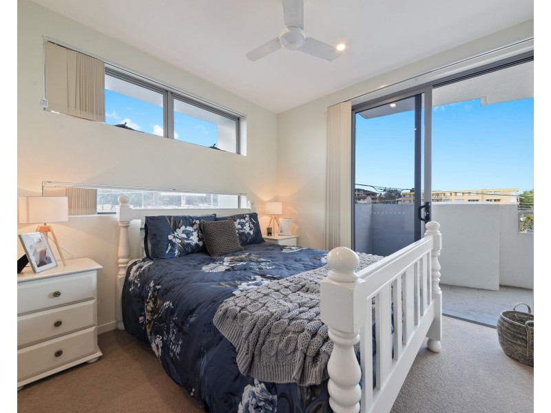 7/902 Logan Road, Holland Park West QLD 4121