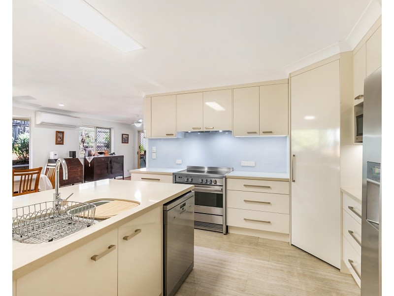 22 Delapine Place, Seventeen Mile Rocks QLD 4073