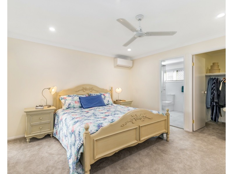 22 Delapine Place, Seventeen Mile Rocks QLD 4073