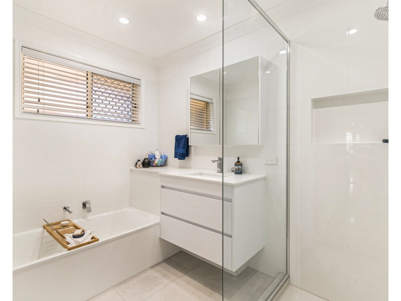 22 Delapine Place, Seventeen Mile Rocks QLD 4073
