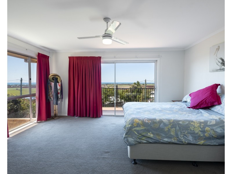 13 Heathwood Crescent, Qunaba QLD 4670