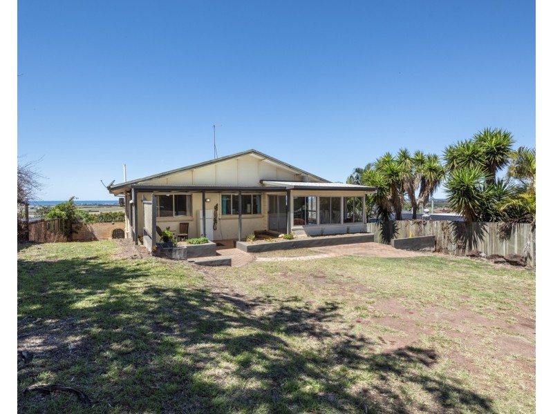 13 Heathwood Crescent, Qunaba QLD 4670
