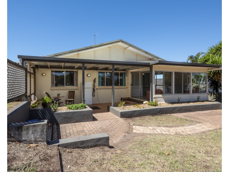 13 Heathwood Crescent, Qunaba QLD 4670