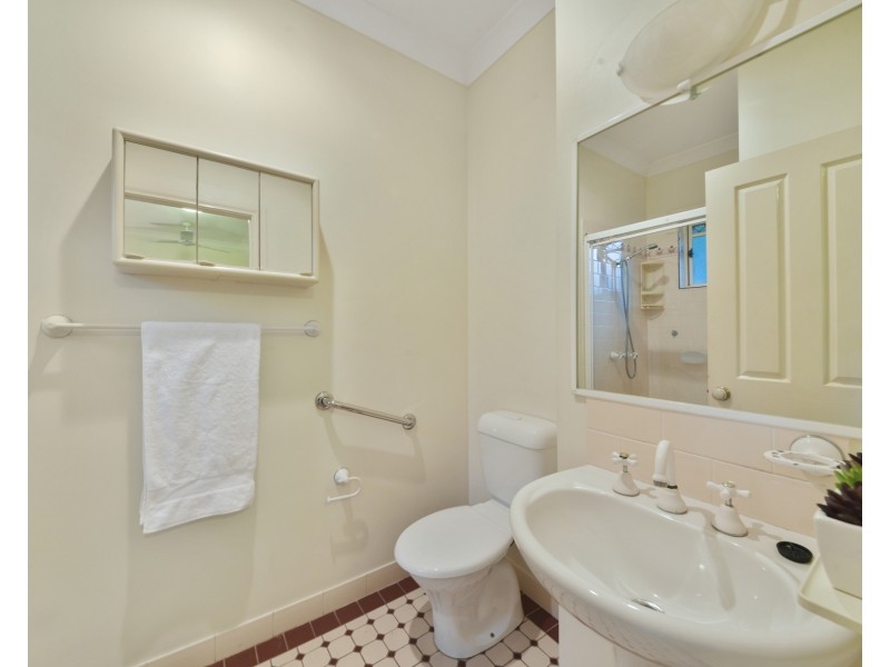 2/34 Montrose Road, Taringa QLD 4068