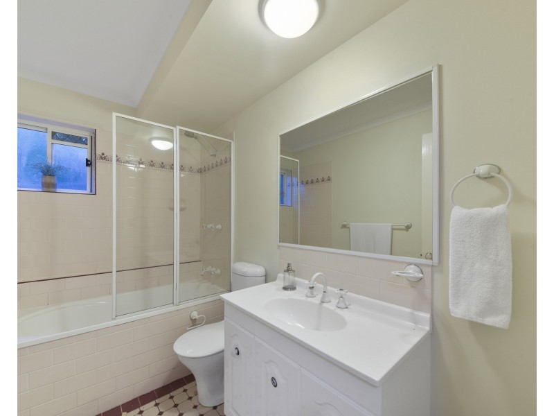 2/34 Montrose Road, Taringa QLD 4068