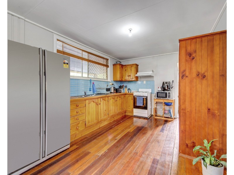 5 Trevis Court, Blackstone QLD 4304
