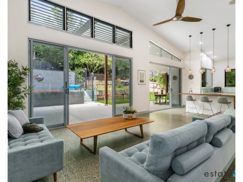 102 Gordon Circuit, Seventeen Mile Rocks QLD 4073