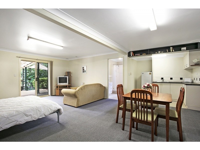 83 Fremont Street, Seventeen Mile Rocks QLD 4073