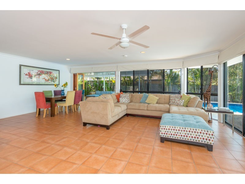 43 Angus Street, Sinnamon Park QLD 4073