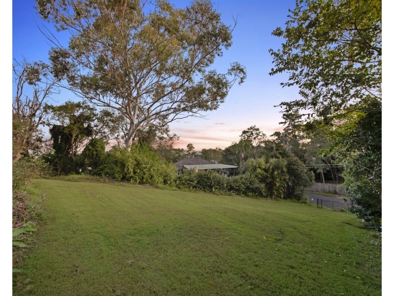 92 Majestic Outlook, Seven Hills QLD 4170