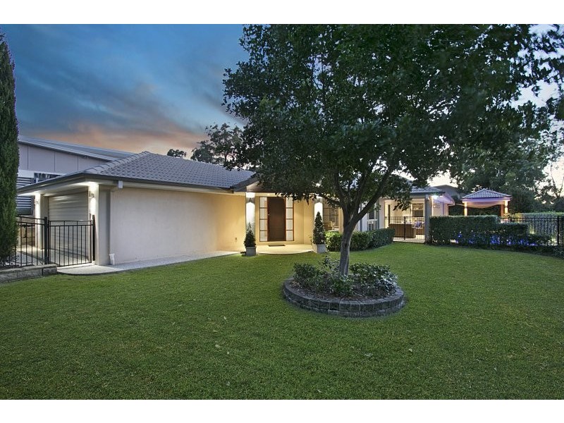 15 Goodenia Crescent, Seventeen Mile Rocks QLD 4073