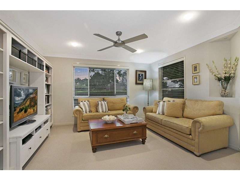 15 Goodenia Crescent, Seventeen Mile Rocks QLD 4073