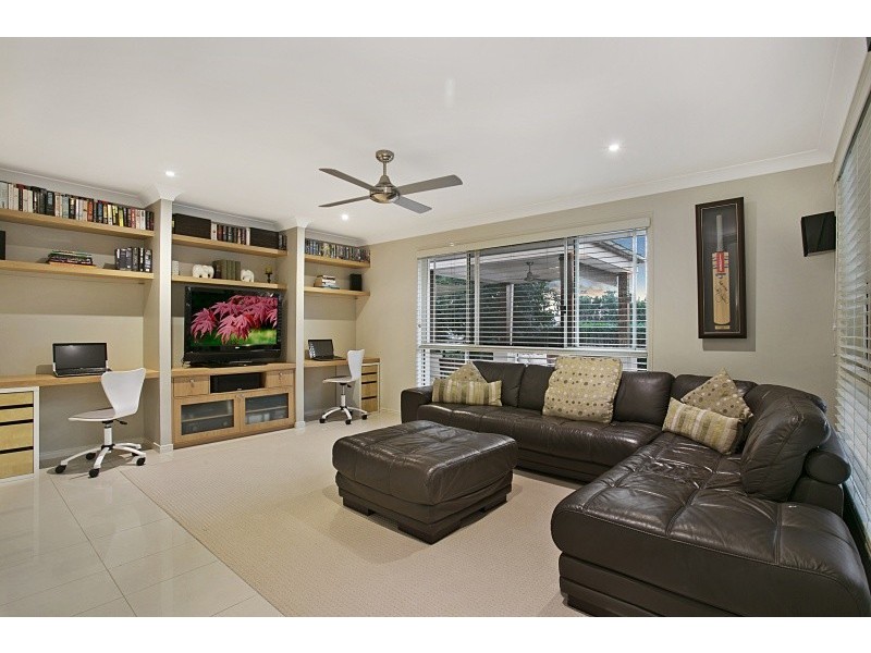 15 Goodenia Crescent, Seventeen Mile Rocks QLD 4073