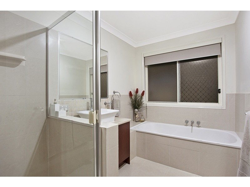 15 Goodenia Crescent, Seventeen Mile Rocks QLD 4073