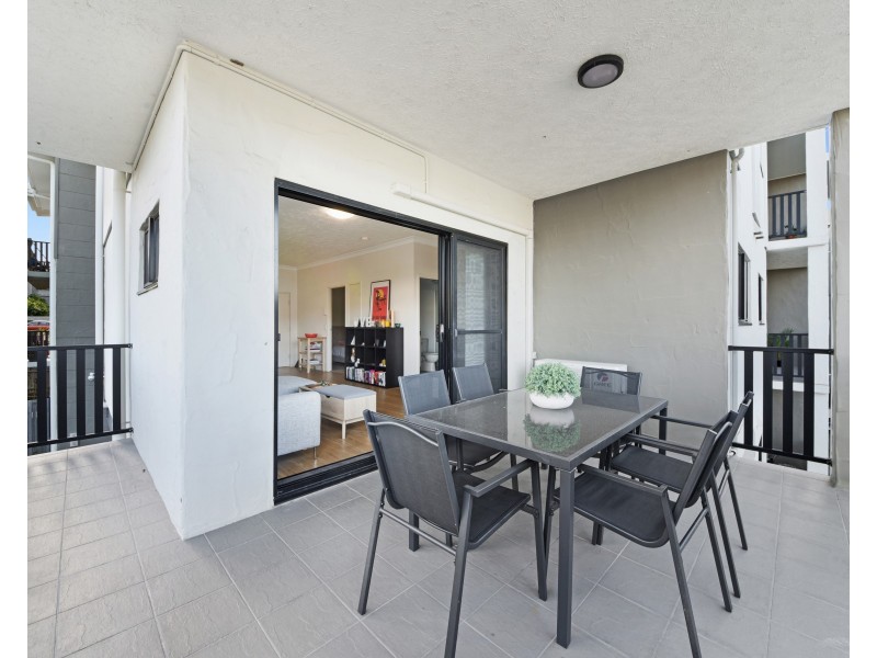 21/11 Lyons Tce, Windsor QLD 4030