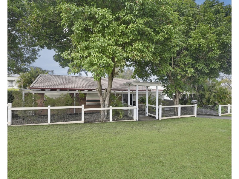 2F Church Street, Silkstone QLD 4304