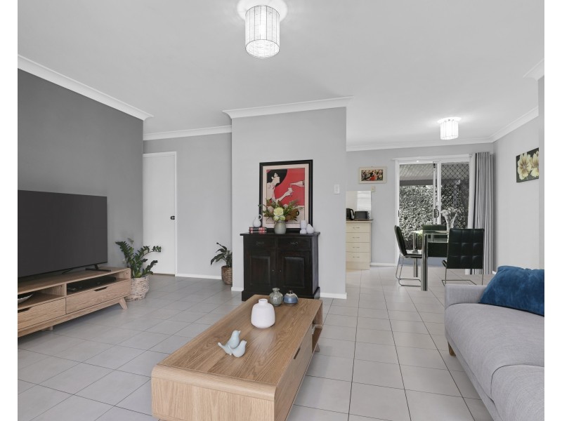 2F Church Street, Silkstone QLD 4304