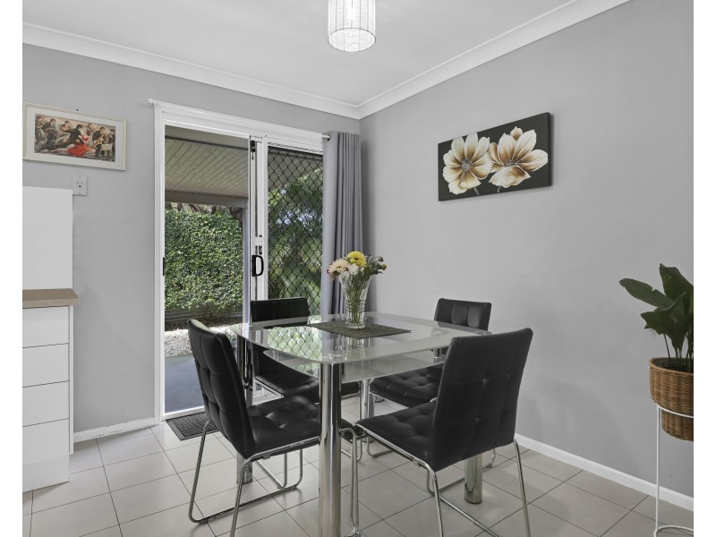 2F Church Street, Silkstone QLD 4304