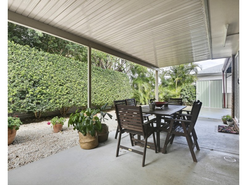 2F Church Street, Silkstone QLD 4304