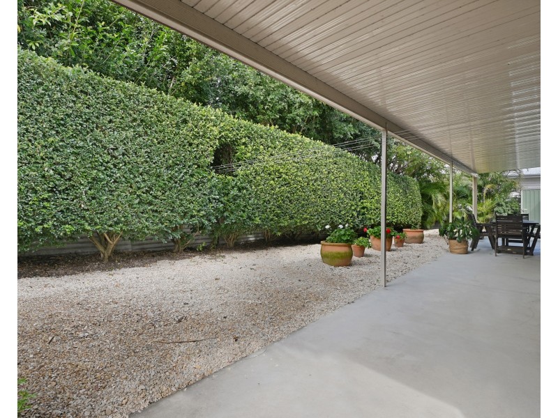 2F Church Street, Silkstone QLD 4304