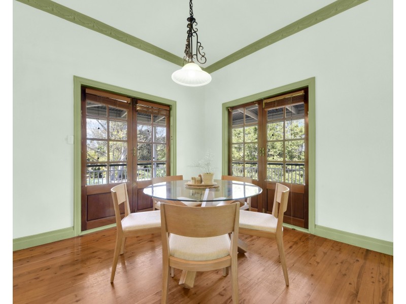 4 Lowan Street, Bellbowrie QLD 4070