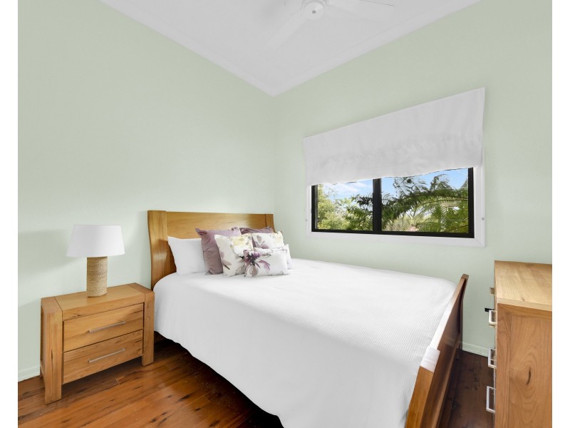 4 Lowan Street, Bellbowrie QLD 4070