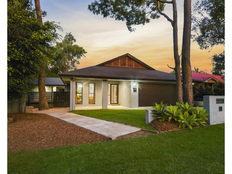 7 Barklya Crescent, Sinnamon Park QLD 4073