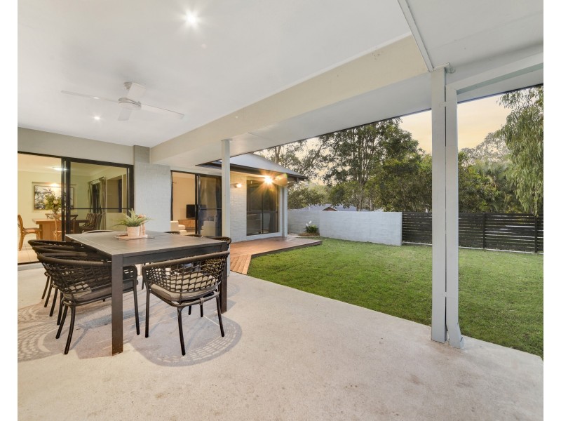 7 Barklya Crescent, Sinnamon Park QLD 4073