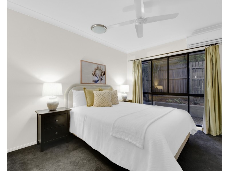 7 Barklya Crescent, Sinnamon Park QLD 4073