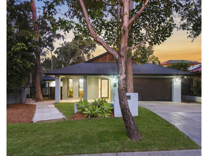 7 Barklya Crescent, Sinnamon Park QLD 4073