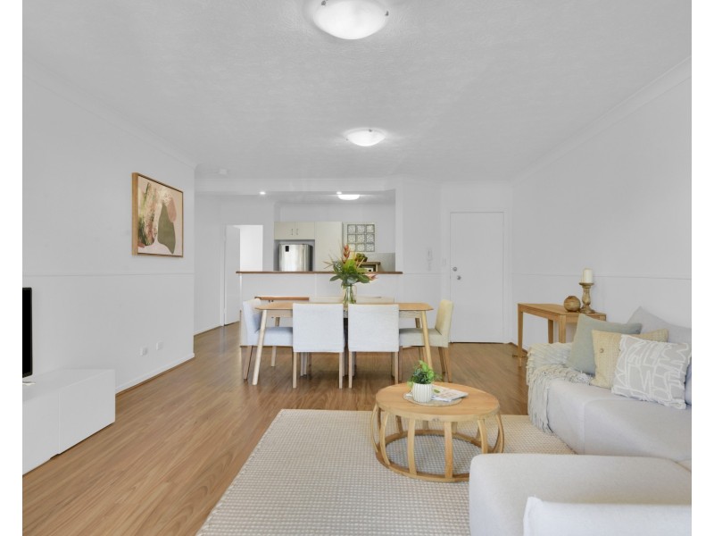 3/13-15 Humpybong Esplanande, Redcliffe QLD 4020