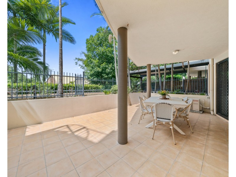 8/182 Carmody Road, St Lucia QLD 4067