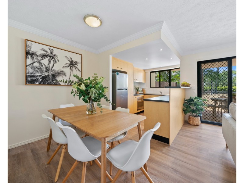 8/182 Carmody Road, St Lucia QLD 4067