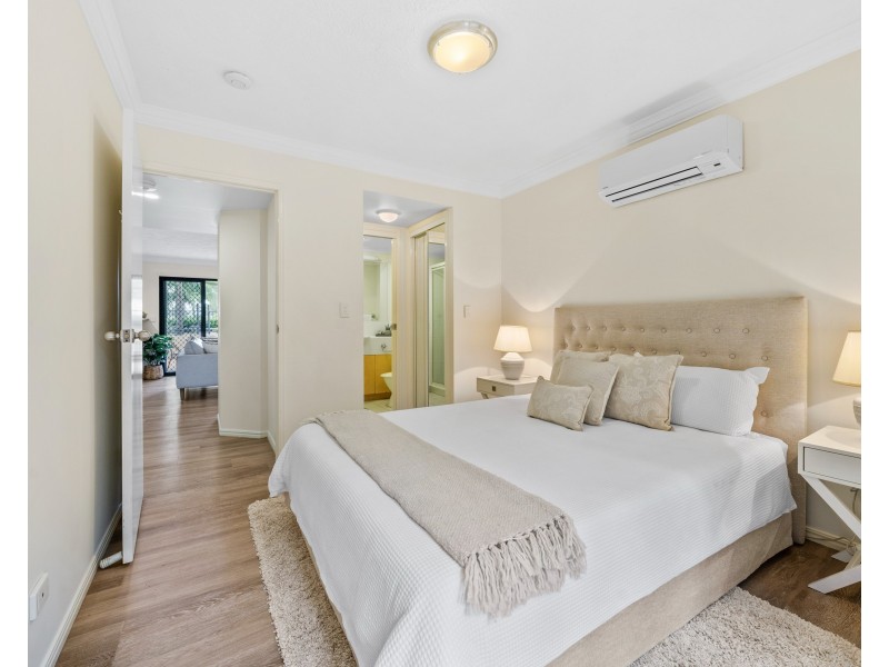 8/182 Carmody Road, St Lucia QLD 4067