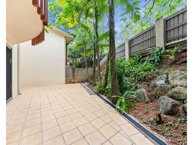 8/182 Carmody Road, St Lucia QLD 4067