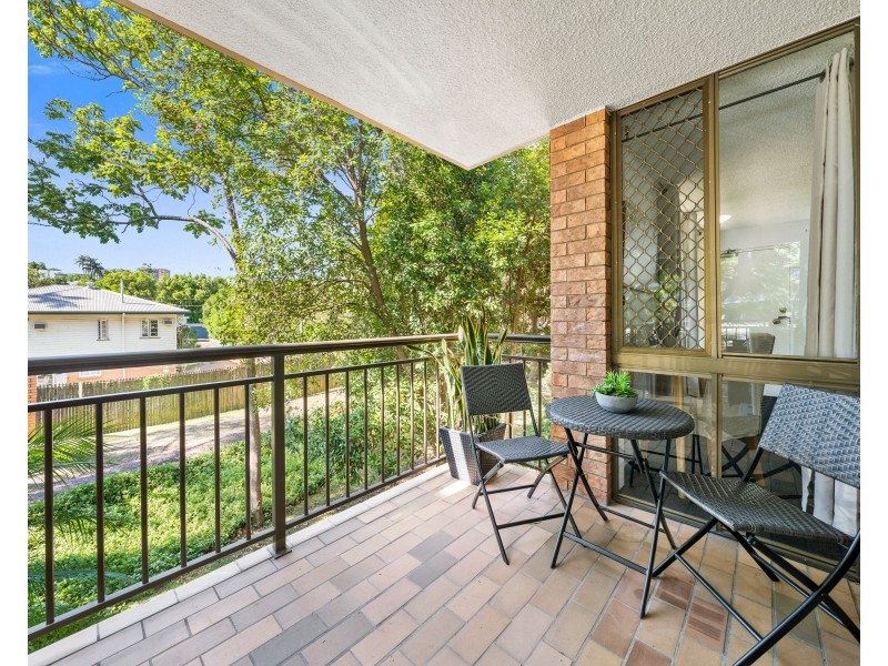 2/104 Clarence Road, Indooroopilly QLD 4068