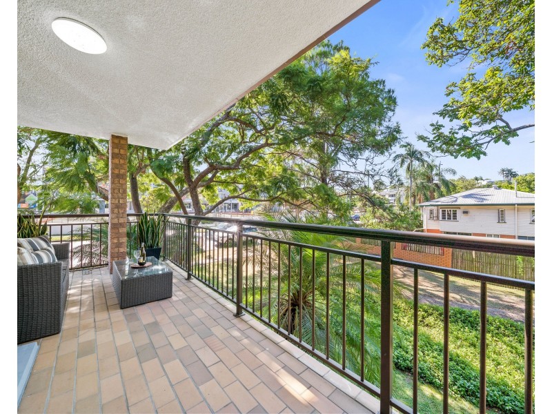 2/104 Clarence Road, Indooroopilly QLD 4068