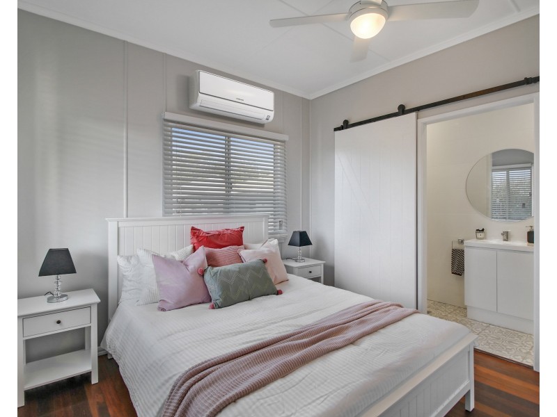 2304 Wynnum Road, Wynnum QLD 4178