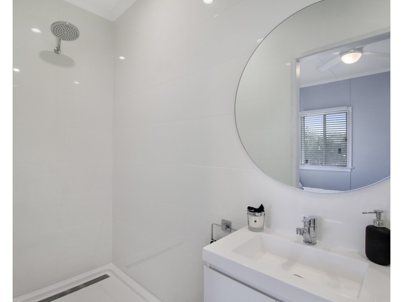 2304 Wynnum Road, Wynnum QLD 4178